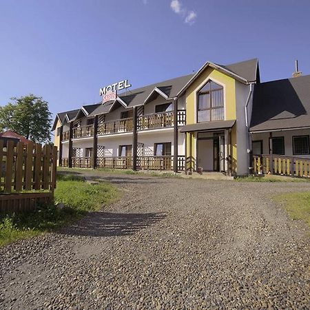 Motel Pod Stromisom Vlachovo エクステリア 写真